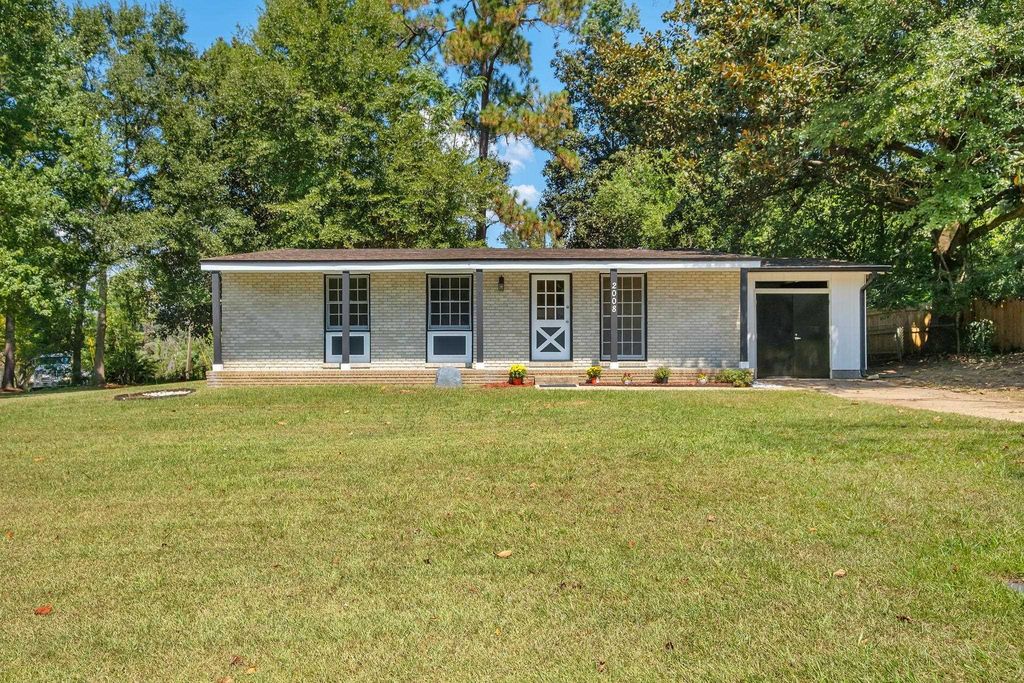 2008 Scenic Road, Tallahassee, FL 32303