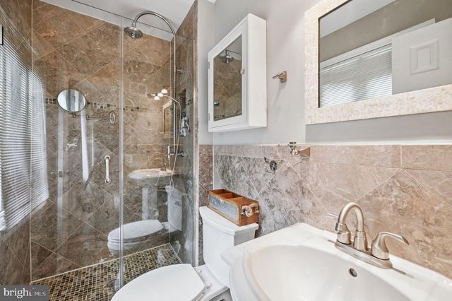 2506 PINOAK LN, Reston, VA 20191