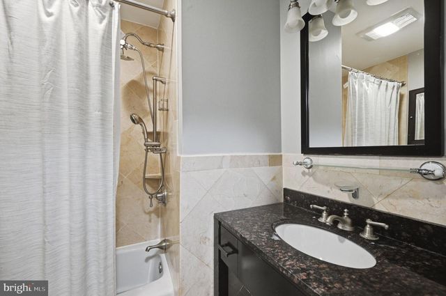2506 PINOAK LN, Reston, VA 20191