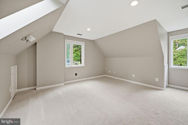2506 PINOAK LN, Reston, VA 20191