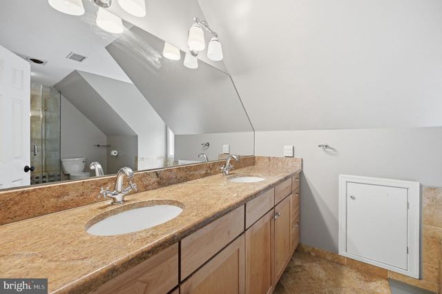 2506 PINOAK LN, Reston, VA 20191