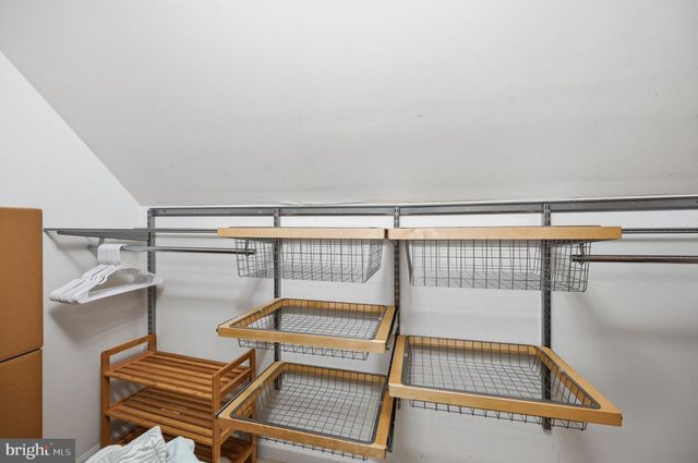 2506 PINOAK LN, Reston, VA 20191