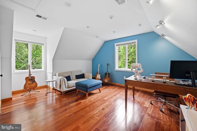 2506 PINOAK LN, Reston, VA 20191