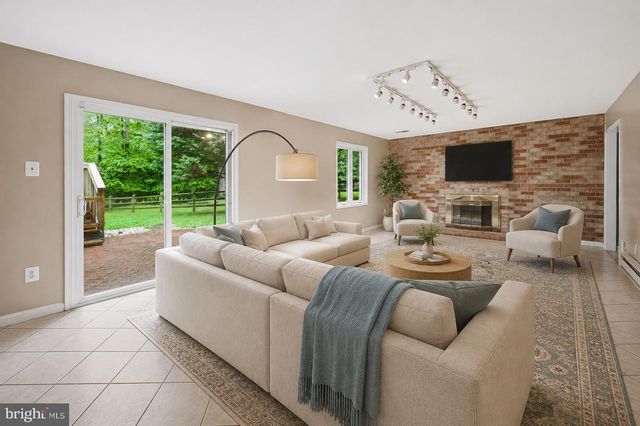 2506 PINOAK LN, Reston, VA 20191