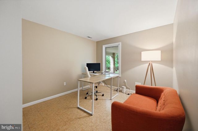 2506 PINOAK LN, Reston, VA 20191