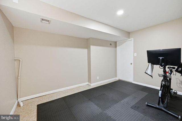 2506 PINOAK LN, Reston, VA 20191