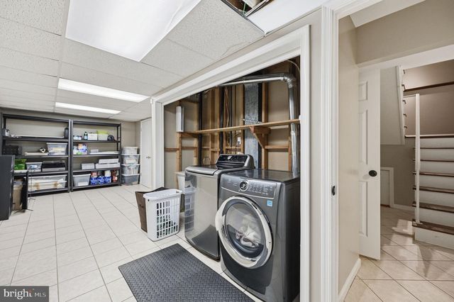2506 PINOAK LN, Reston, VA 20191