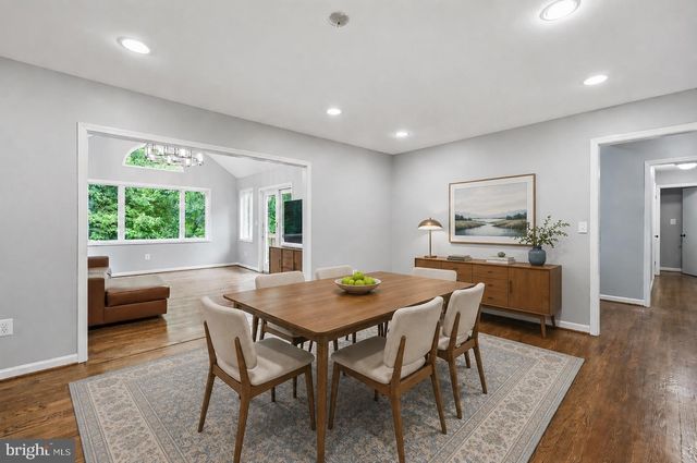 2506 PINOAK LN, Reston, VA 20191