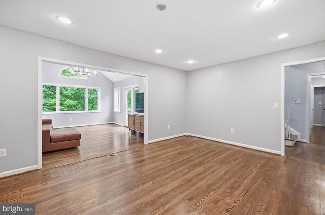 2506 PINOAK LN, Reston, VA 20191