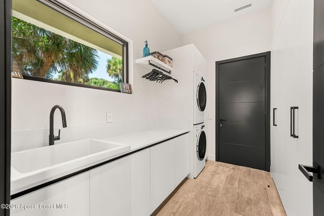 7866 Casuarina Drive, Melbourne Beach, FL 32951