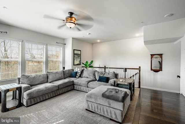 10 LOCKS FARM LN, Downingtown, PA 19335