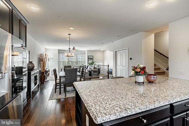 10 LOCKS FARM LN, Downingtown, PA 19335