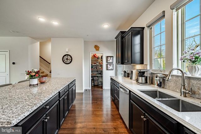 10 LOCKS FARM LN, Downingtown, PA 19335