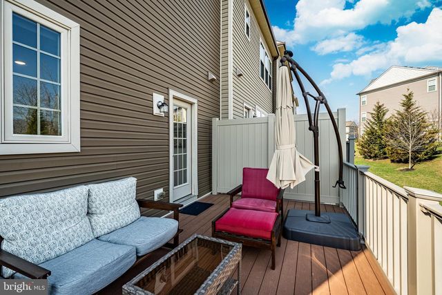 10 LOCKS FARM LN, Downingtown, PA 19335