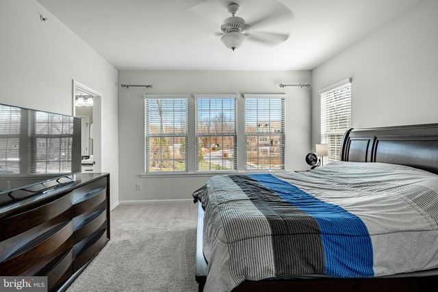 10 LOCKS FARM LN, Downingtown, PA 19335