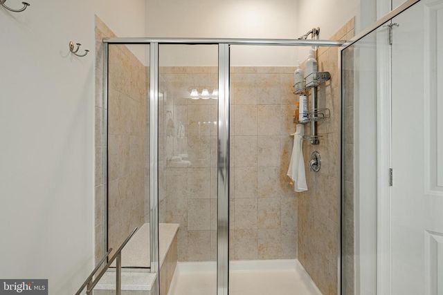 10 LOCKS FARM LN, Downingtown, PA 19335