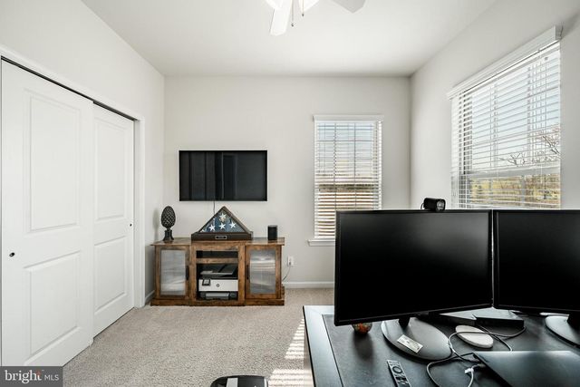 10 LOCKS FARM LN, Downingtown, PA 19335