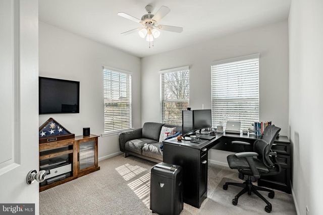 10 LOCKS FARM LN, Downingtown, PA 19335