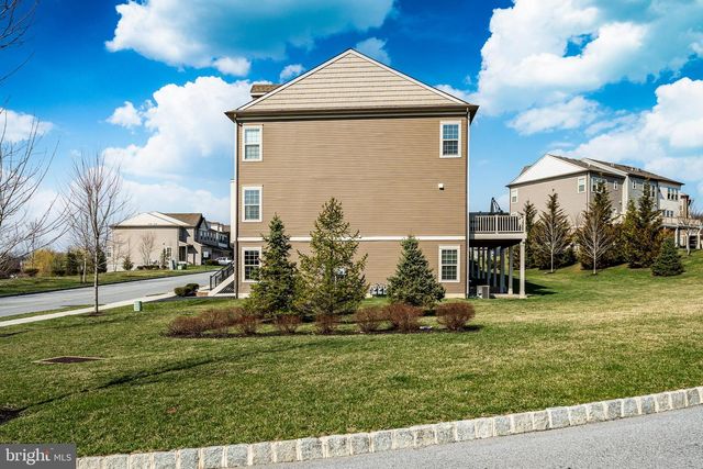 10 LOCKS FARM LN, Downingtown, PA 19335