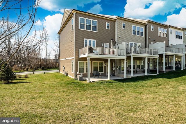 10 LOCKS FARM LN, Downingtown, PA 19335