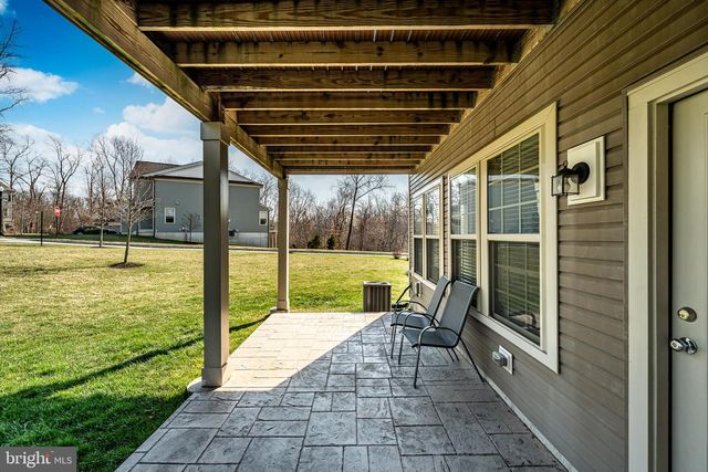 10 LOCKS FARM LN, Downingtown, PA 19335