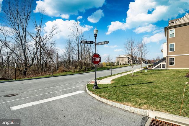 10 LOCKS FARM LN, Downingtown, PA 19335