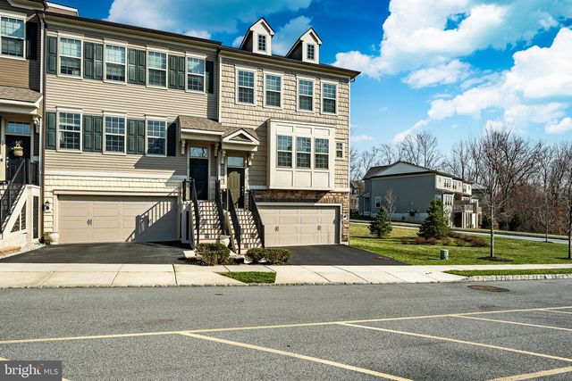 10 LOCKS FARM LN, Downingtown, PA 19335