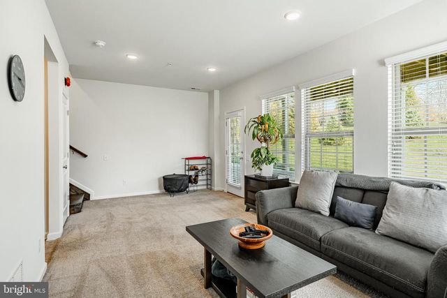 10 LOCKS FARM LN, Downingtown, PA 19335