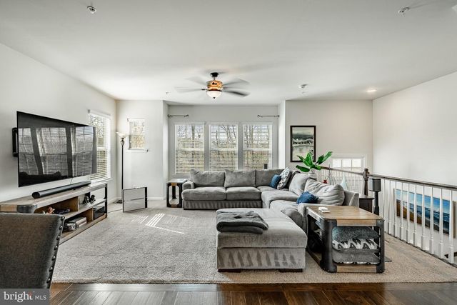 10 LOCKS FARM LN, Downingtown, PA 19335