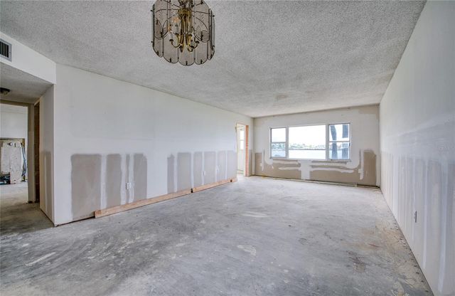 4775 COVE CIRCLE 106, St Petersburg, FL 33708