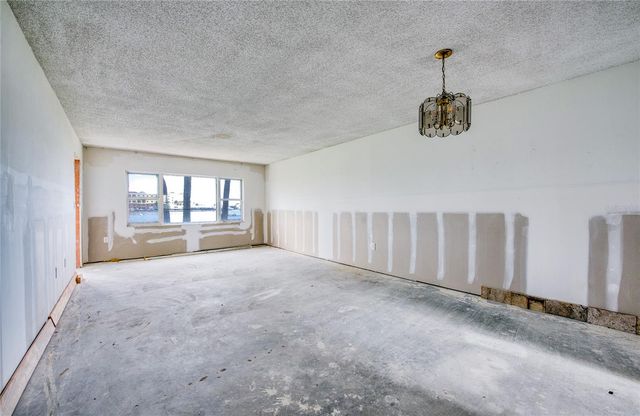 4775 COVE CIRCLE 106, St Petersburg, FL 33708