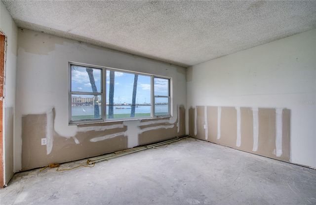 4775 COVE CIRCLE 106, St Petersburg, FL 33708