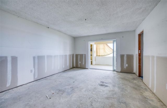 4775 COVE CIRCLE 106, St Petersburg, FL 33708