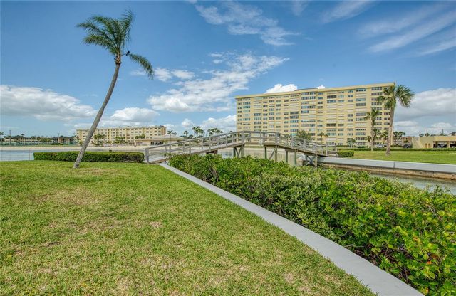 4775 COVE CIRCLE 106, St Petersburg, FL 33708