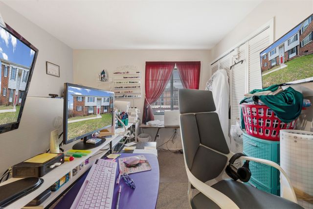 25344 Shiawassee Circle 110, Southfield, MI 48033