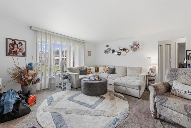 25344 Shiawassee Circle 110, Southfield, MI 48033