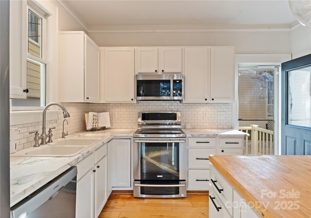 14030 Garden District Row, Huntersville, NC 28078