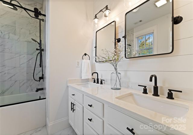 14030 Garden District Row, Huntersville, NC 28078