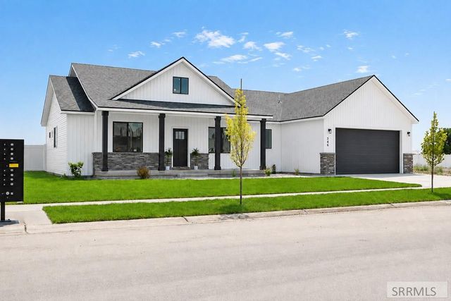 346 E 5th S, Sugar City, ID 83448