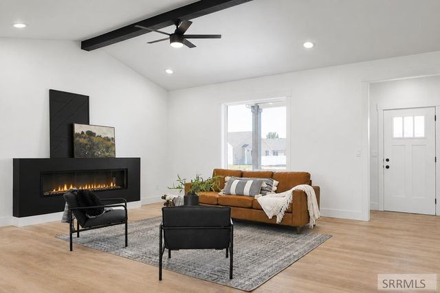 346 E 5th S, Sugar City, ID 83448