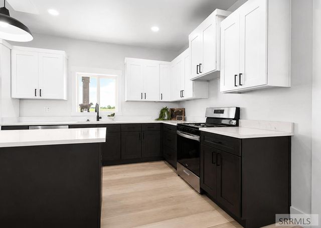 346 E 5th S, Sugar City, ID 83448