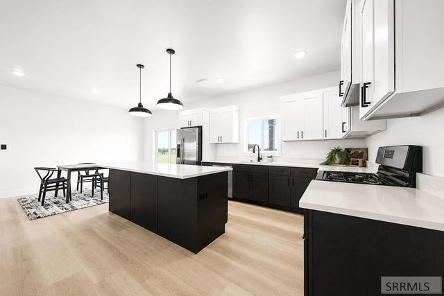 346 E 5th S, Sugar City, ID 83448