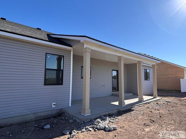 346 E 5th S, Sugar City, ID 83448