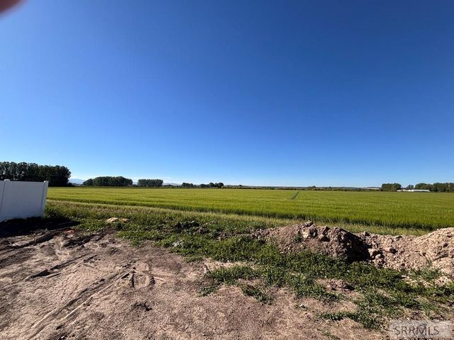 346 E 5th S, Sugar City, ID 83448