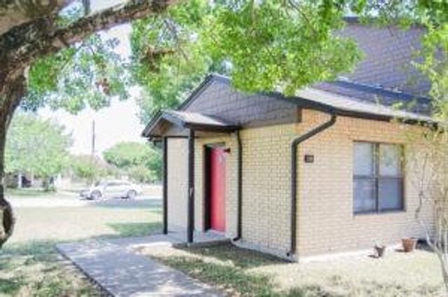1320 Wilson ST 236, Lockhart, TX 78644