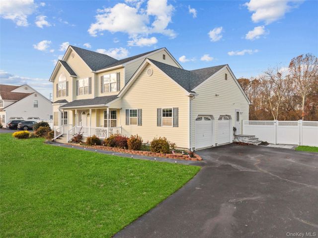 7 Bittersweet Lane, Center Moriches, NY 11934