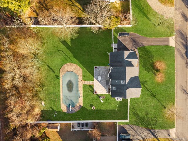 7 Bittersweet Lane, Center Moriches, NY 11934