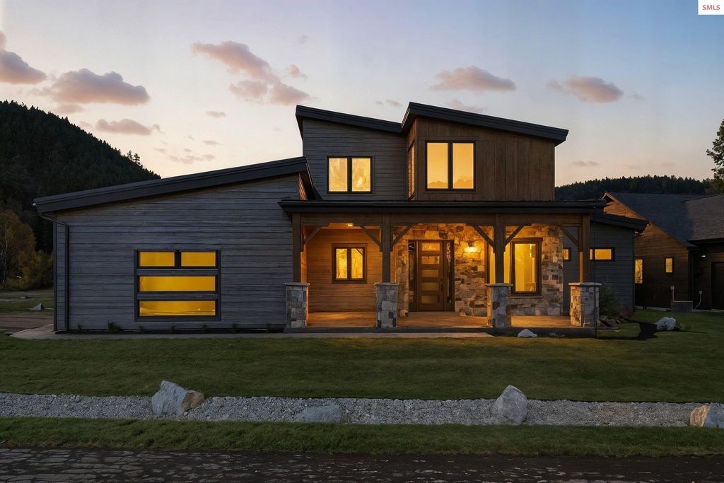 11 Alpenrose Ln, Sandpoint, ID 83864