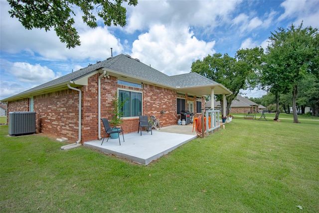 1322 Houser Lane, Blanchard, OK 73010