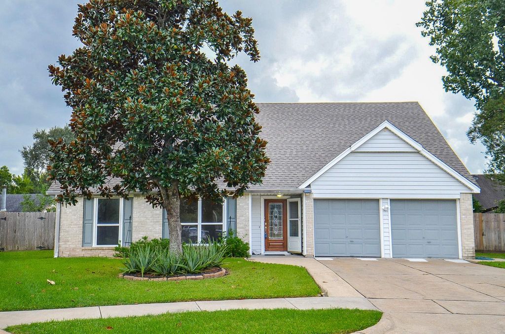 2102 Landcircle Court, Sugar Land, TX 77478